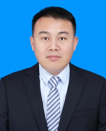 周月 董办秘书