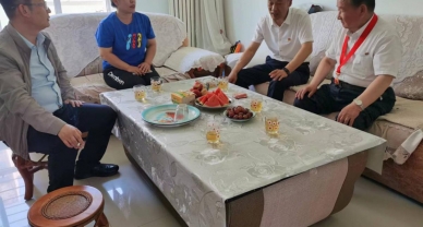 EVO视讯官网投资集团组织开展“七一”红色走访 慰问运动