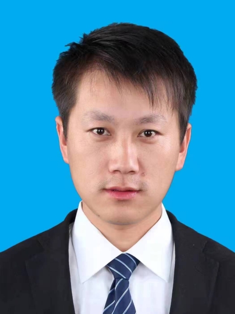 张伟 董事长
